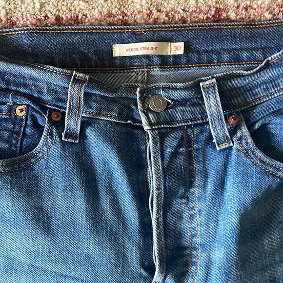 Levi’s Wedgie Straight - Picture 6 of 9